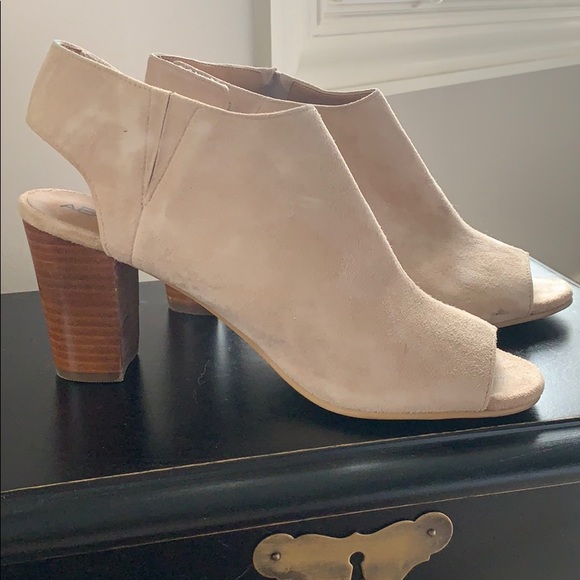 Open toe booties - Picture 2 of 2